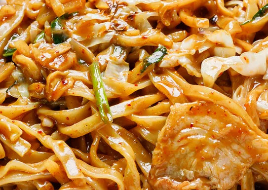 Tonkotsu Sauce Stir-Fried Noodles (Yakisoba)