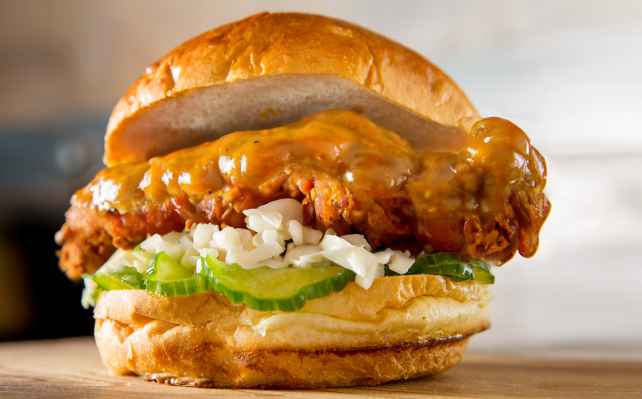 CAROLINA MUSTARD CRISPY CHICKEN SANDWICH