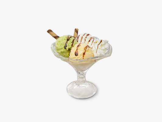 I05 Triple Ice Cream Delight: Green Tea, Vanilla, Mango w. Chocolate Syrup (SUNDAES)
