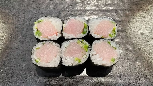 Yellowtail Scallion Roll