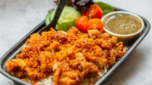 SPICY FRIED CHICKEN BOWL (CHICKEN & RICE / SALAD)
