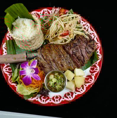 Grilled Skirt Steak (16 oz) with 5 Spiced Sauce