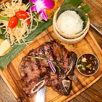 Grilled T-bone Steak (20oz) (Chef's Selection)