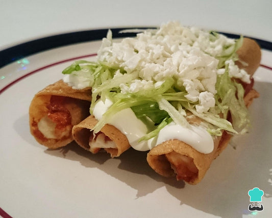 Tacos dorados (crunchy tacos)